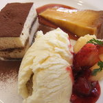 伊太利庵厨房　四季の庭 - ランチメニュー：デザート盛り合わせアップ