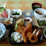 Shokujifokoro Itouen - ミックスフライ定食1000円