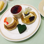 アニヴェルセル表参道 - 2017/7/30 友人の結婚式。
      スペシャルデザート デザートビュッフェ