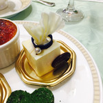 アニヴェルセル表参道 - 2017/7/30 友人の結婚式。
      スペシャルデザート デザートビュッフェ
      よく見ると…指輪の方をしています(๑˃̵ᴗ˂̵)