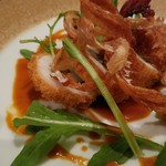 ブリボン - 鱧のカツレツとその骨のチップス 魚介ソース