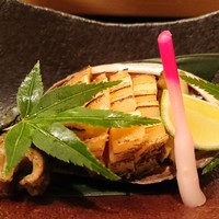 伊勢鮨 - 蒸しアワビ