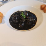 CINA New Modern Chinese - 海老の黒チリソース　イカ墨と豆板醤のソース