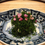 日本料理 晴山 - 剣先イカ、しんとり菜の大葉和え