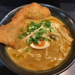 高円寺 餃子BAR Shinya麺 - 「バラカツ入伽辣麺」