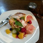 EIRAKU茶寮 - 飯坂若桃タルトとドリンクのセット(500円) ※スイーツパスポート使用