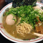 ヘルズキッチン - 細麺。そしてレンゲ落下(死)