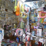 やまだ屋 - 宝箱のような店内