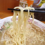 ラーメン幸雅 - 麺持ち上げ