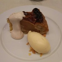 The Arts Fusion - ケーキセットのアップルパイ