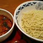 九州らーめん亀王 - 【トマトつけ麺 + とろ玉】￥790 + ￥130