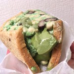 スライムみたいですが、抹茶ミルクプリンです(^^;