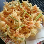 宮本商店 - サクサクの桜えびのかき揚げ