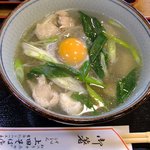 上田そば店 - 親子そば：730円．鶏肉と生たまごの親子ペア．