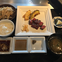 XEX TOKYO / 鉄板焼An - 炊きたて鉄鍋ご飯・香の物・味噌汁