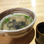 俺の魚を食ってみろ!! - お通しは、蜆の擦り流し。