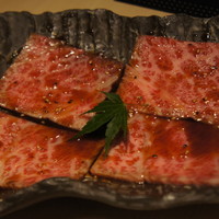 焼肉会席 舌牛 銀座店 - 和牛特上肩ロース
