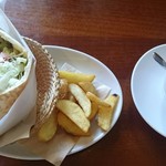 イスラエルカフェ＆レストラン ファラフェルガーデン - 