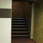 バー ロータス - お店への階段です｡