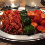 焼肉 ジャンボ - キムチ盛り合わせ