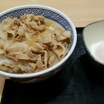 吉野家 - 豚半熟玉子丼（並盛）400円