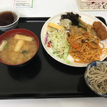 ホテルリブマックス神戸 - 料理写真:2日目はご飯の代わりに麺主体