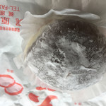 梶原製菓 - 藻塩大福。藻塩の餡と生クリームがよく合います。
