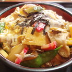 Hanazono Shokudou - カツ丼アップ（具はタケノコ、椎茸、ナルト等　種類たくさん）