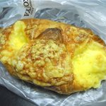神戸屋 - トリプルチーズ157円