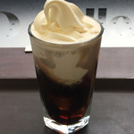 ホリーズカフェ - Dutch クリームコーヒー 390円