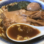 自家製中華そば としおか - 醤油スープ