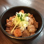 炙り肉飯（税込300円）
