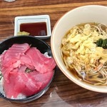 立ち食い処 やよい - マグロ丼＆そばセット500円　2017.8