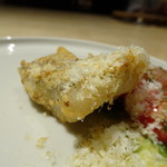 TTOAHISU - ＊太刀魚はセモリナ粉をまぶしムニエルに。スモークチーズとごま油がかけられています。 チーズと太刀魚がよく合い、美味しいこと。