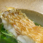 TTOAHISU - ＊アマダイの鱗はカリッと揚がり美味しいですね。 スープは「アサリ」「蛤」の出汁で取られ、葱油がかけられています。これも「和」のお料理を頂いている感覚でした。