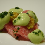 TTOAHISU - ◆岩手の短角牛・ランプ部分。空芯菜添え。 ソースは「ビーツ」「ほうれん草」「ルッコラ」「オレンジ」のピューレ。