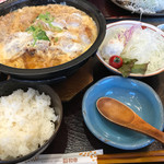 Tonkatsu Wakou - ロースカツ鍋定食。ヒレ バージョンもあります。