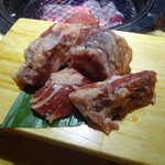 牛角 - 秘伝の塩だれ厚切りカルビ