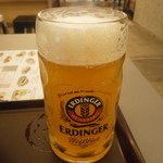 ドイツでは有名なエルディンガー。ラーメン店でドイツビールが頂けるのは嬉しいです！