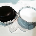 ツッカベッカライ カヤヌマ - ザッハトルテに生クリーム