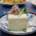 陸奥 こむらさき - アミの塩辛、冷奴