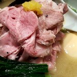 真鯛らーめん 麺魚 本店 - チャーシュー山盛り