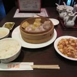 縁香園 - 特製２色シュウマイ定食　980円