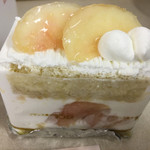 フランス菓子16区 - 桃のショートケーキ
