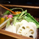 （2017/7月）「京都大原　蒸し野菜　雲丹のバーニャカウダ」