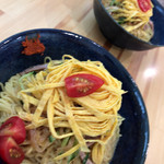 らーめん もんつきかかか - 手前が大盛り，奥が並