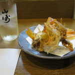 のど黒刺しの残った頭、かま、中骨が素揚げされて