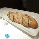 ジョンティ アッシュ - ルクセンブルグ産自家焼きのバケット