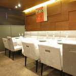 ジョンティ アッシュ - メインダイニング　インテリア