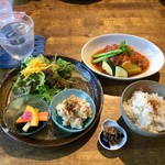 ジャム cafe 可鈴 - 【週替わりランチ(950円)】お料理が出揃いました。